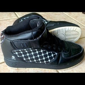 Wapro mens sneakers size 9US.